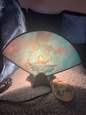 Vintage Meyda Tiffany Fan shaped Nautical Table Lamp with Painted Sailboat 10x7